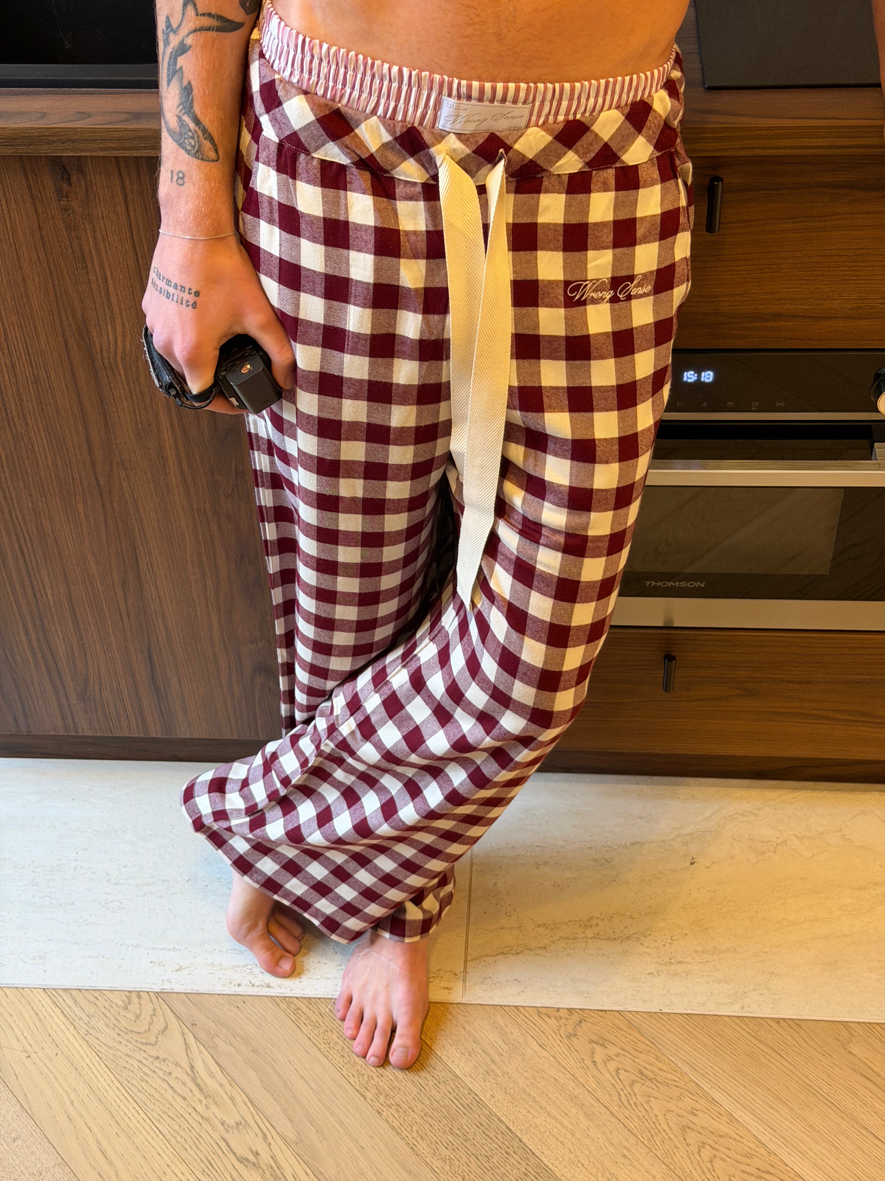 Conjunto de Pijamas em Padrão de Tabuleiro de Xadrez