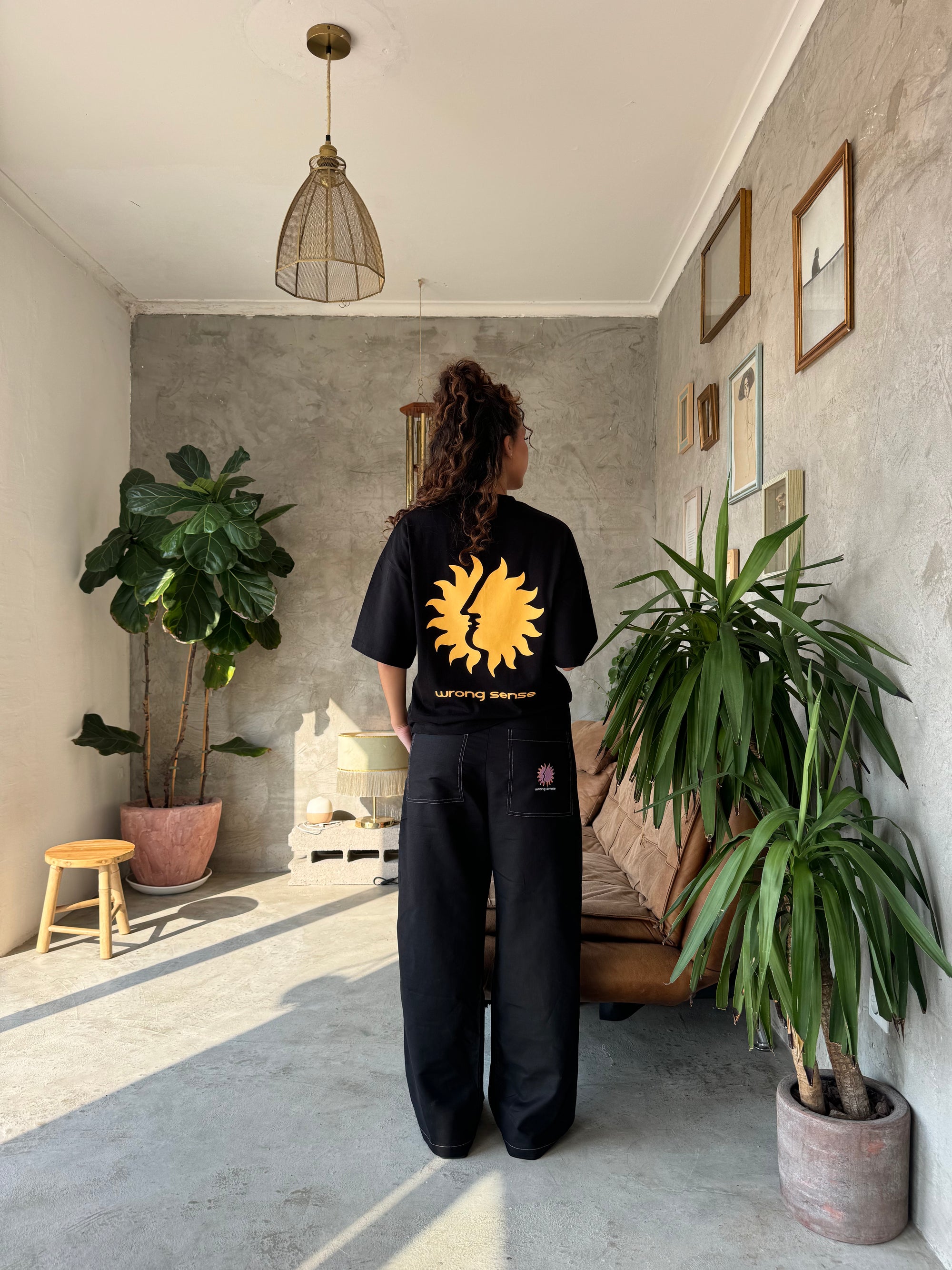 Black Sunny Tee