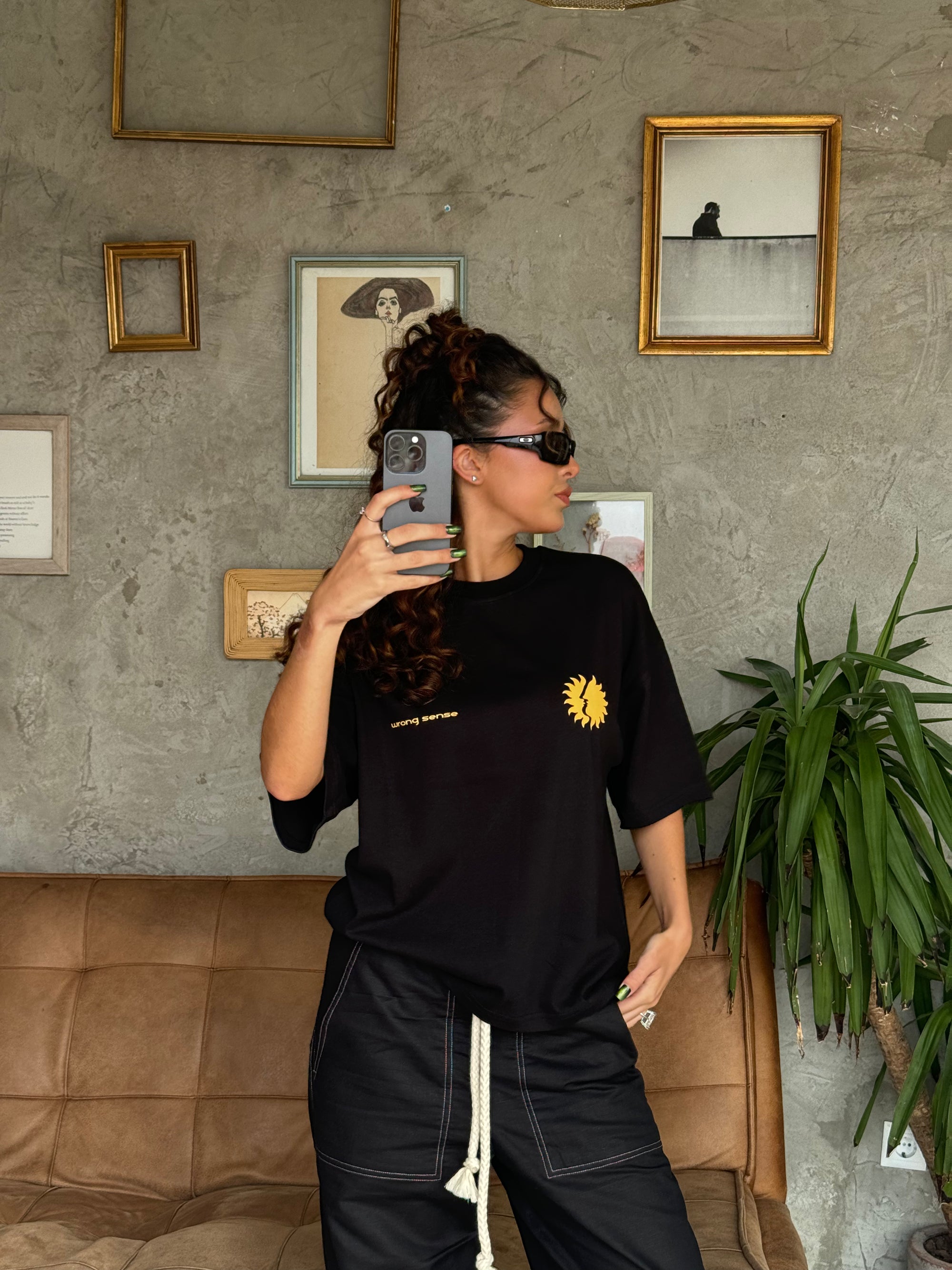 Black Sunny Tee