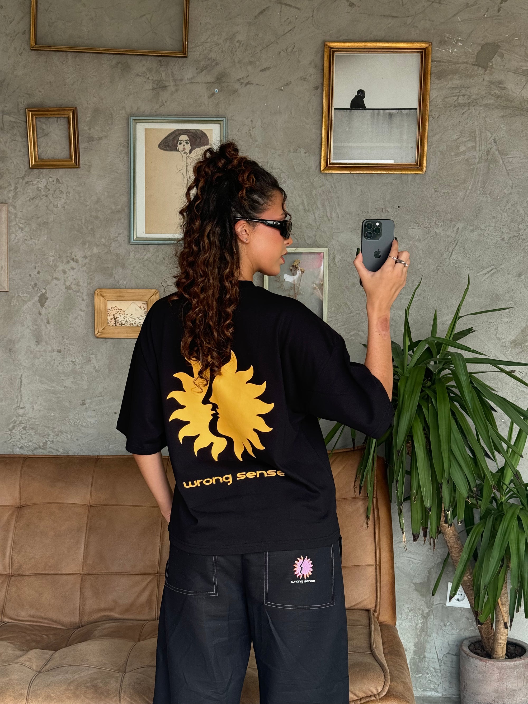 Black Sunny Tee